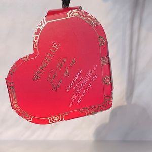 NWT ♥️ Sugar Dahlia Heart Buffer by Spongellé